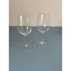 Crate & Barrel white wine glasses set of 5 sleek classic traditional long stem